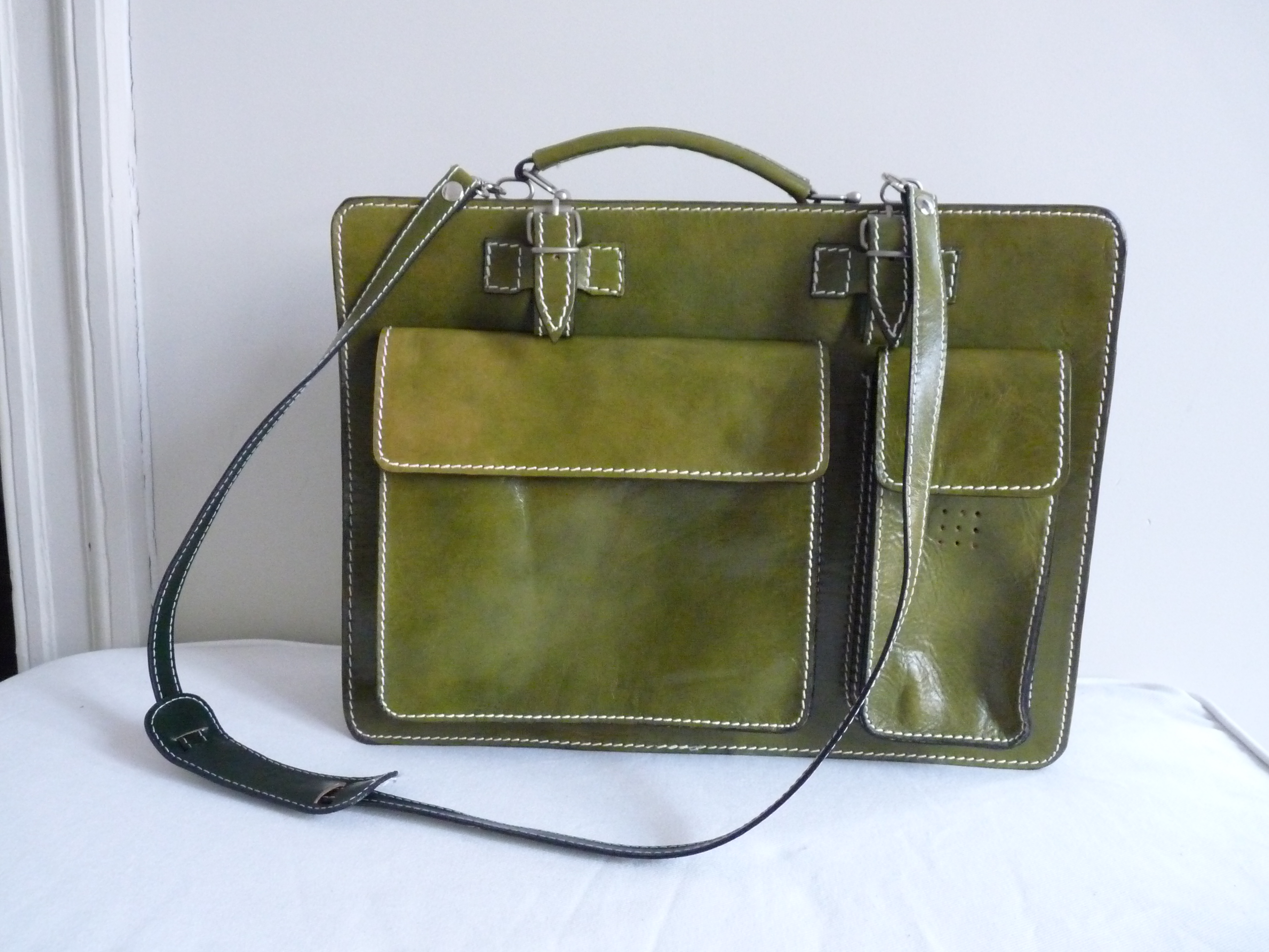 Green italian leather bag - Nicole Basaraba - The Chron-nicoles